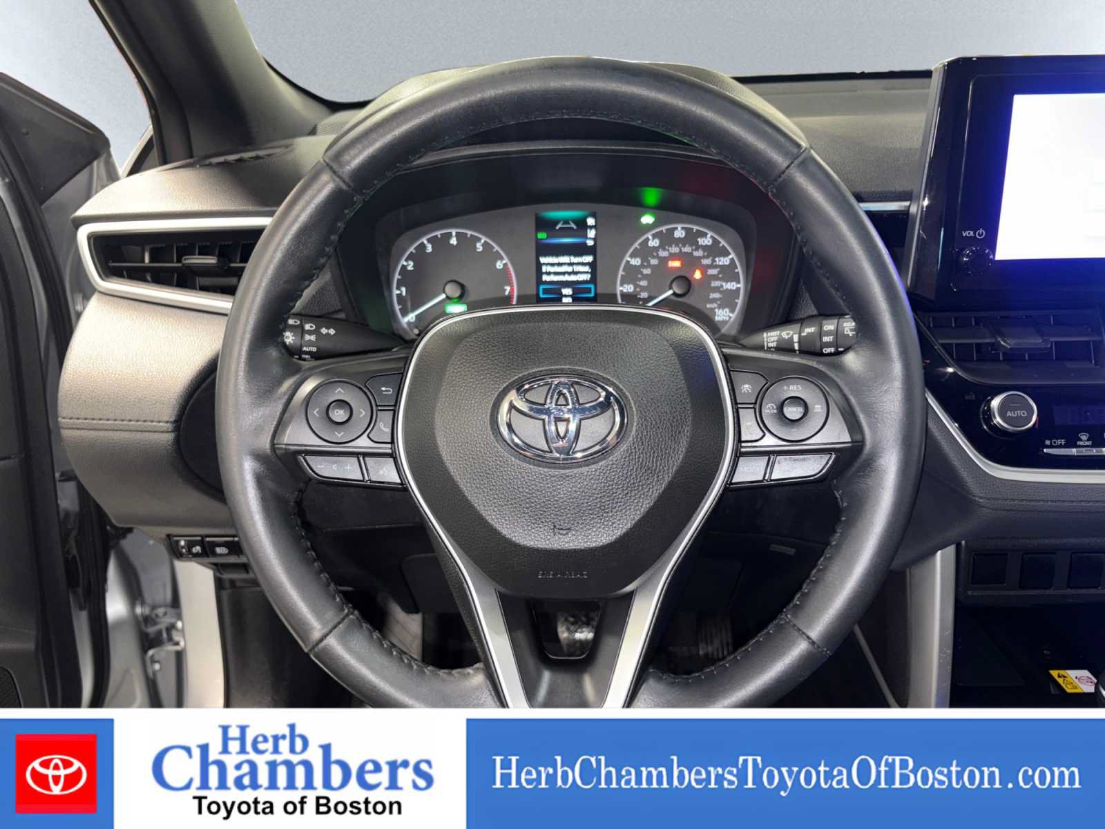 Used 2023 Toyota Corolla Cross AWD Hybrid image 16