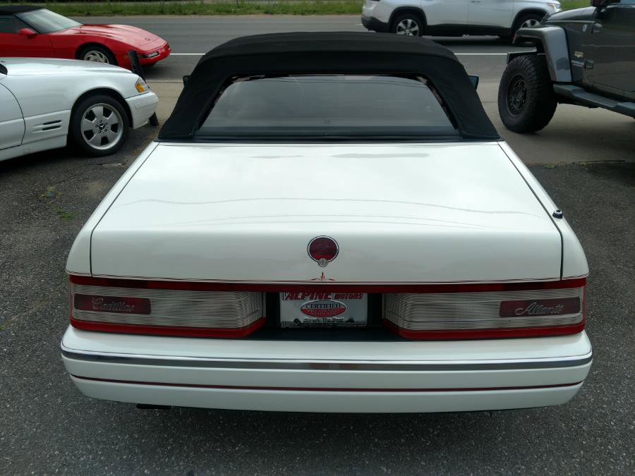 Used 1990 Cadillac Allante FWD image 18