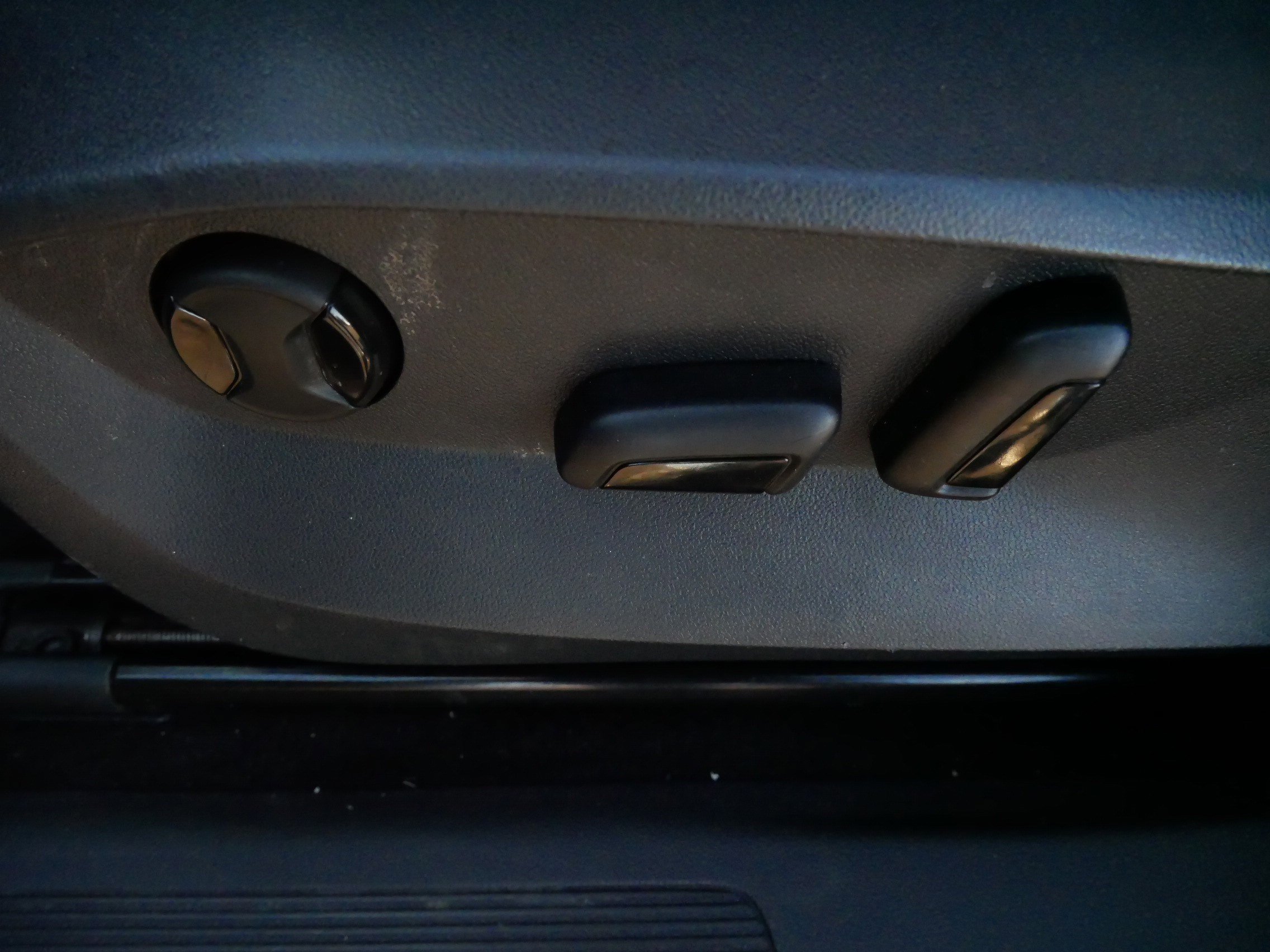 Certified 2023 Volkswagen Tiguan SE image 20