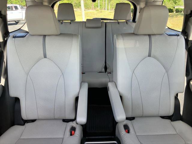 Certified 2024 Toyota Grand Highlander AWD image 39