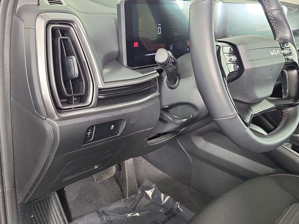 Certified 2026 Kia Sorento LX FWD image 10