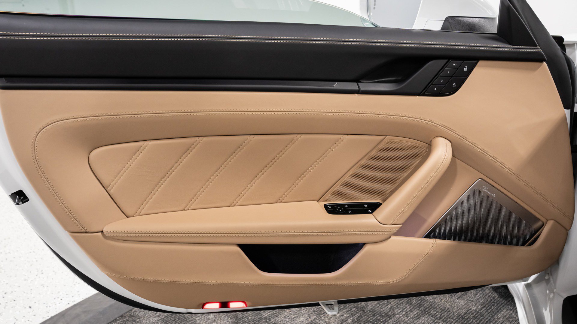 Used 2024 Porsche 911 Targa 4 GTS image 39