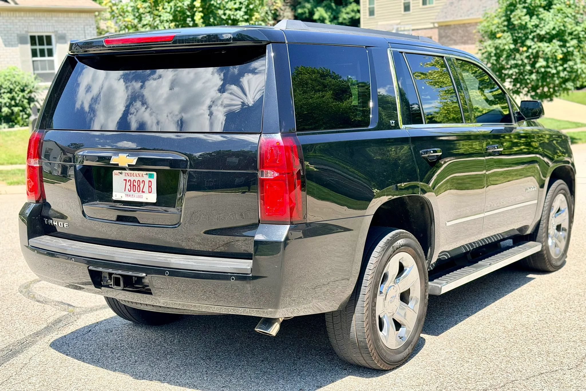 Used 2017 Chevrolet Tahoe LT w/ LT Signature Package AWD/4WD image 3