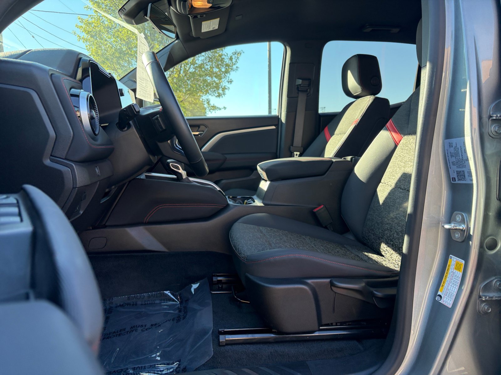 Used 2023 Chevrolet Colorado Z71 w/ Advanced Trailering Package AWD/4WD image 11