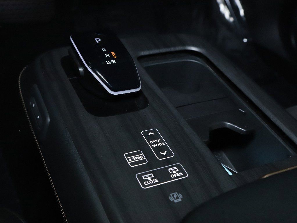 Certified 2024 Nissan Ariya EVOLVE+ e-4ORCE image 31