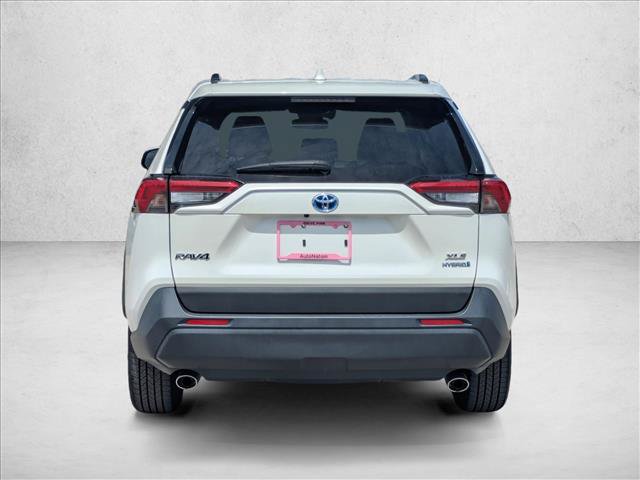 Used 2022 Toyota RAV4 XLE Premium AWD/4WD image 7