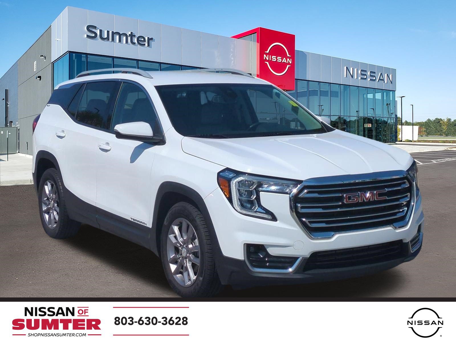 Used 2024 GMC Terrain SLT FWD image 1