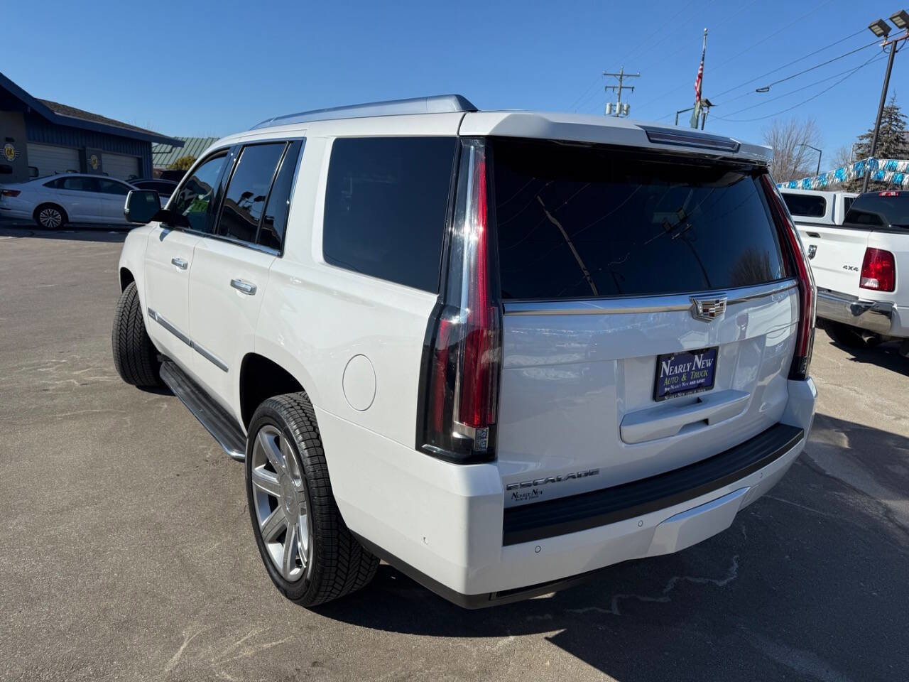 Used 2019 Cadillac Escalade Luxury image 9