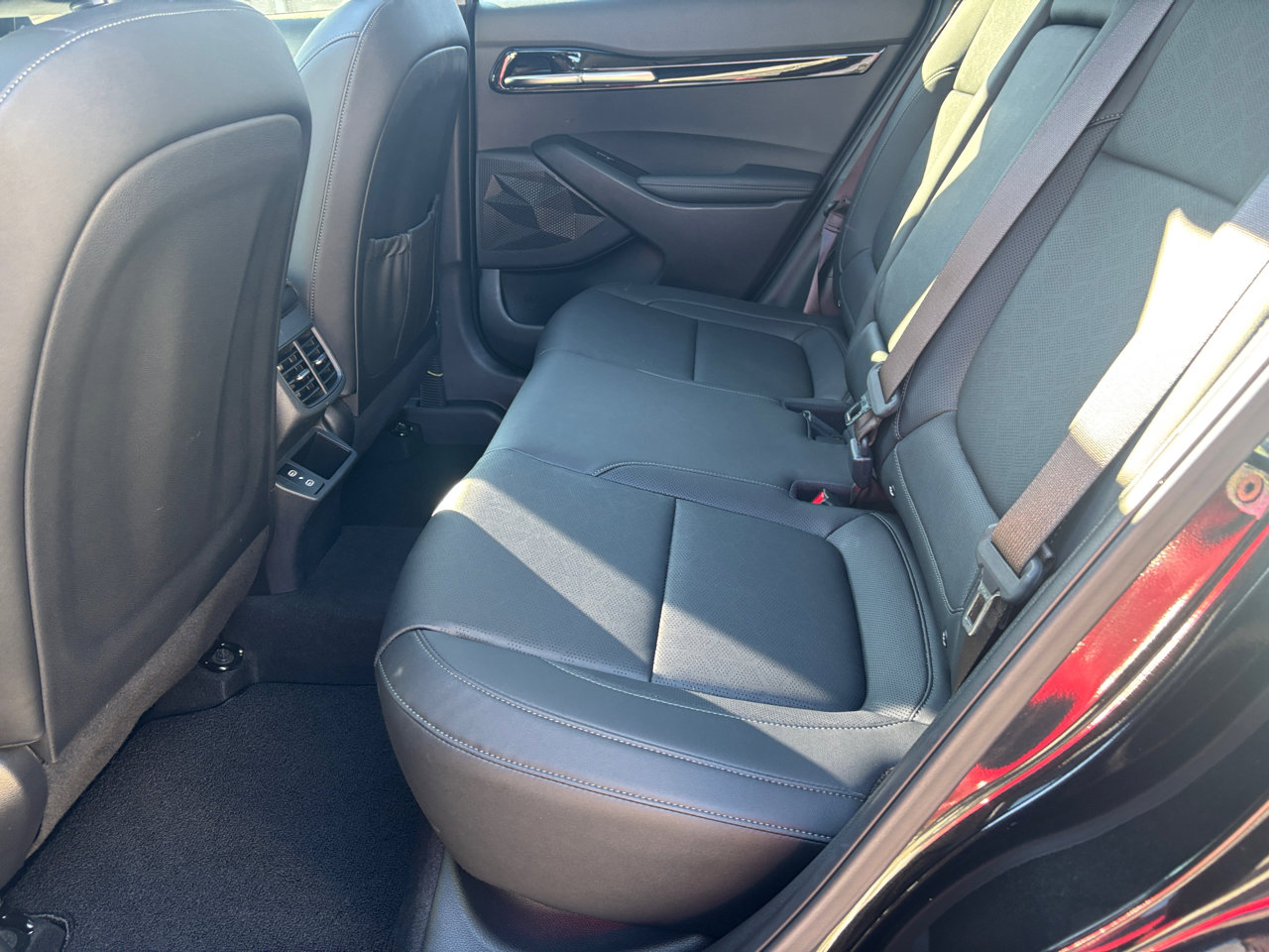 Used 2024 Kia Seltos SX w/ SX Sunroof Package image 11