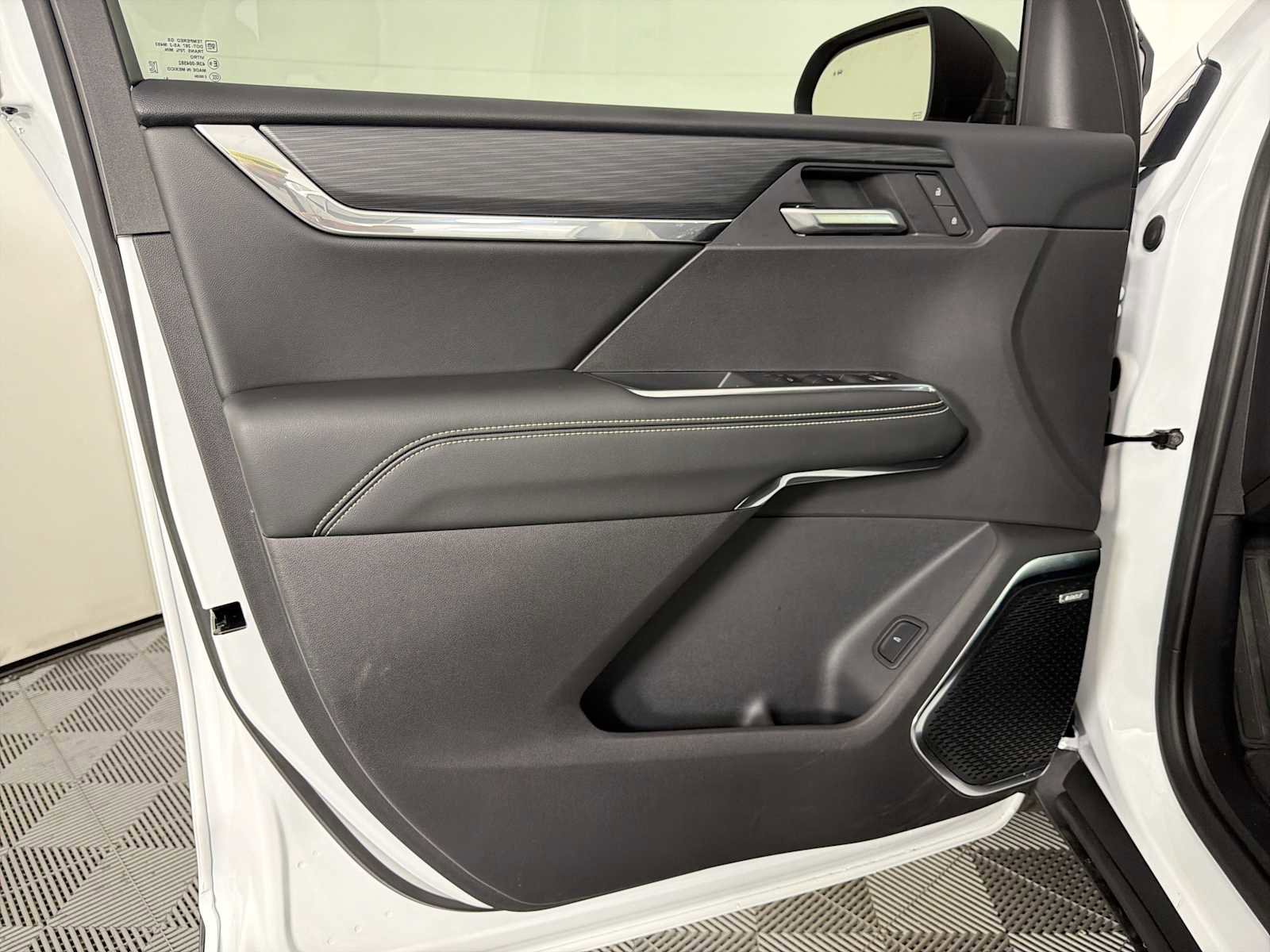 New 2025 GMC Acadia Elevation image 16