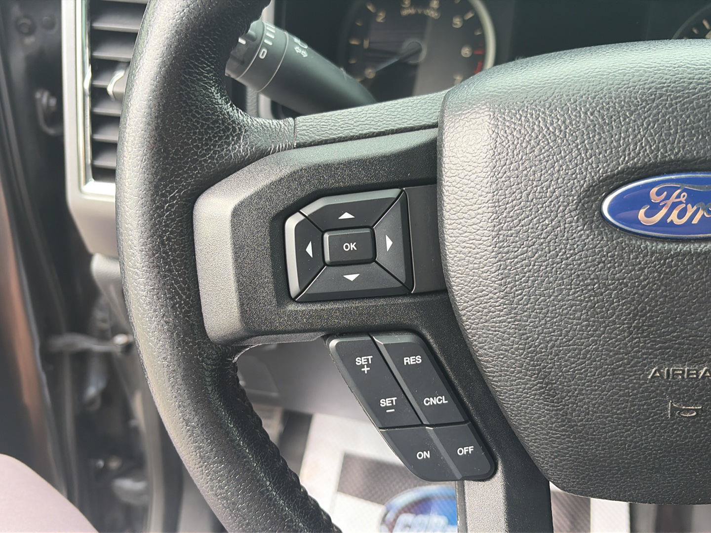 Used 2016 Ford F150 XLT w/ Equipment Group 302A Luxury AWD/4WD image 15