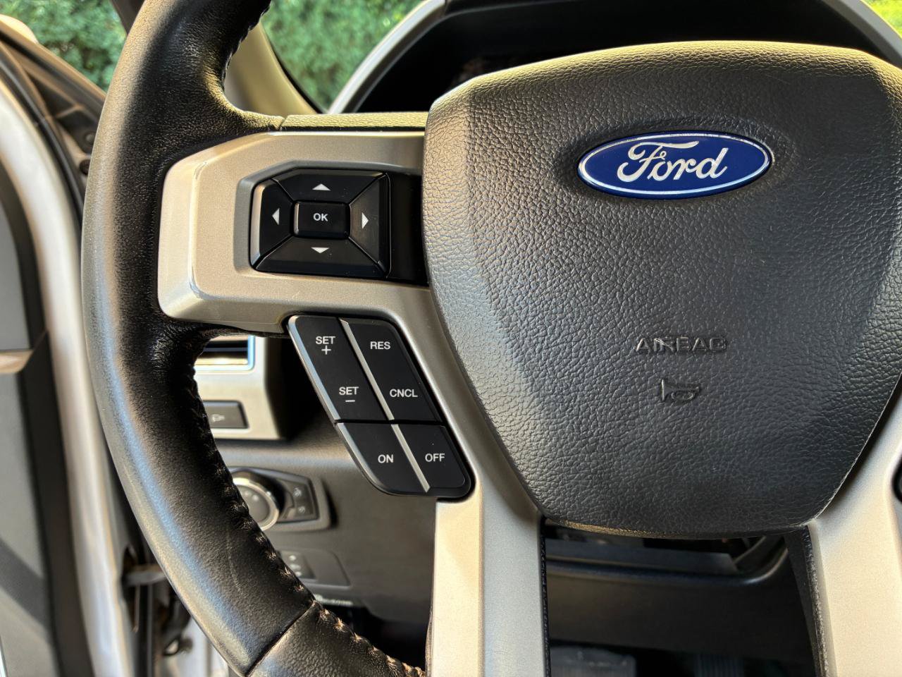 Used 2018 Ford F250 Lariat w/ Lariat Value Package AWD/4WD image 28