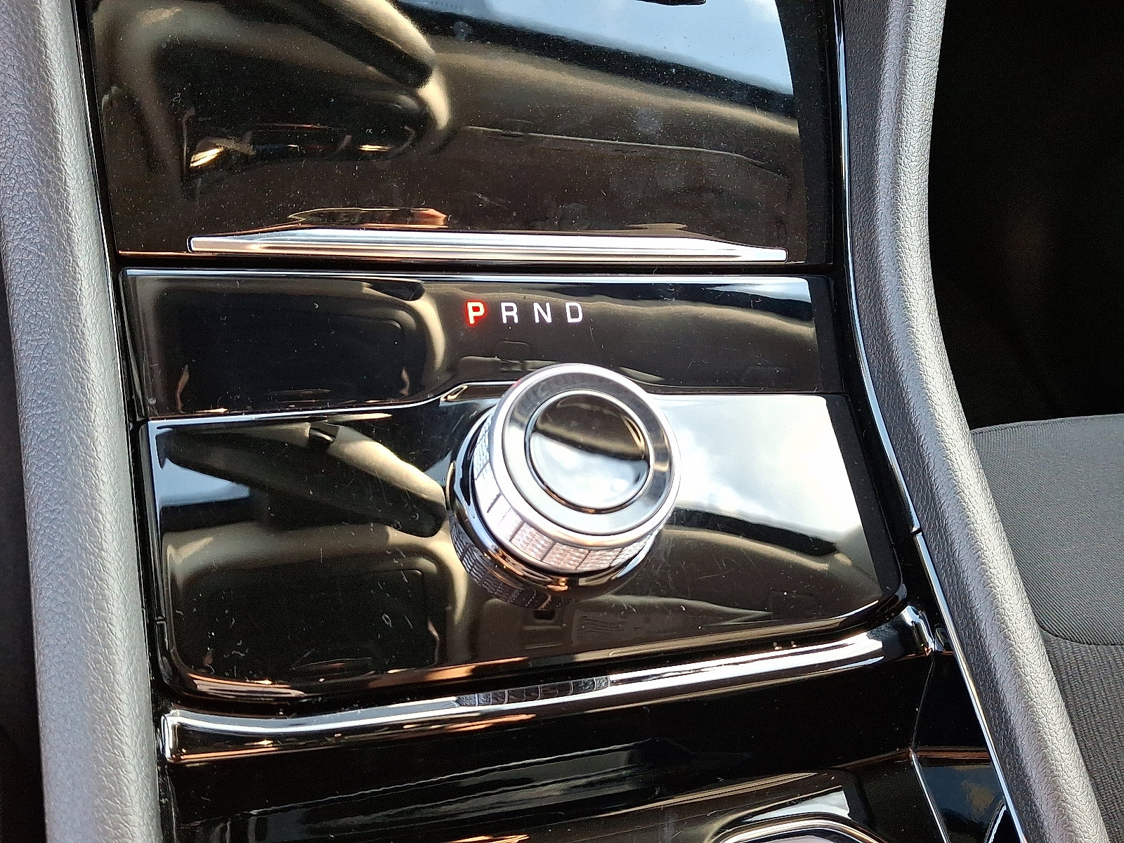 Used 2023 Jeep Grand Cherokee Laredo image 14