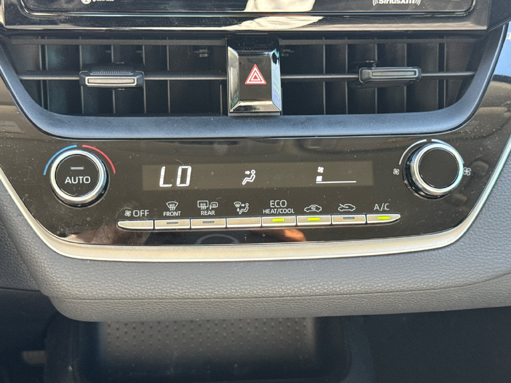 Used 2022 Toyota Corolla LE w/ LE Convenience Package FWD image 24