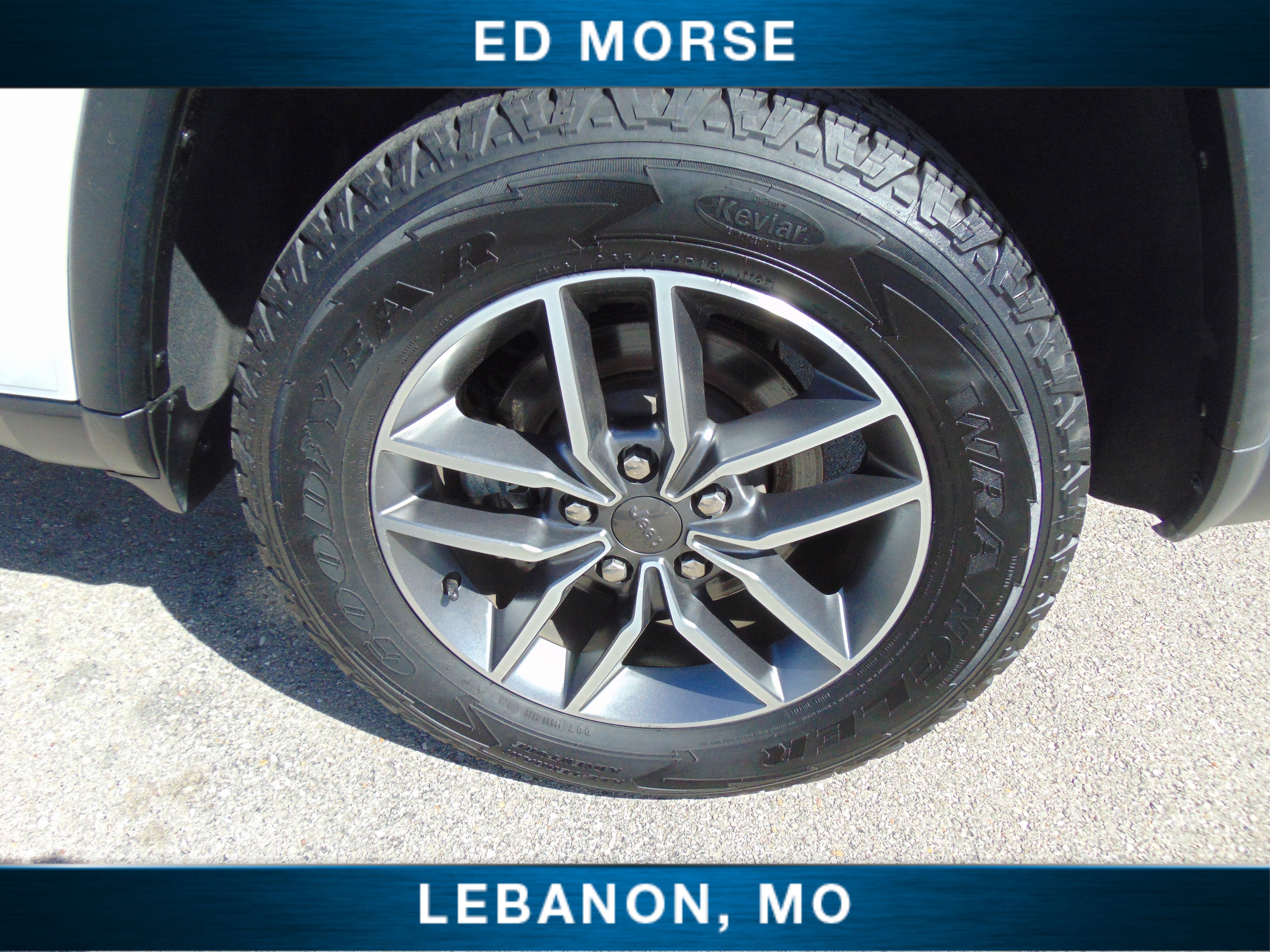 Used 2021 Jeep Grand Cherokee Limited w/ Luxury Group II image 9