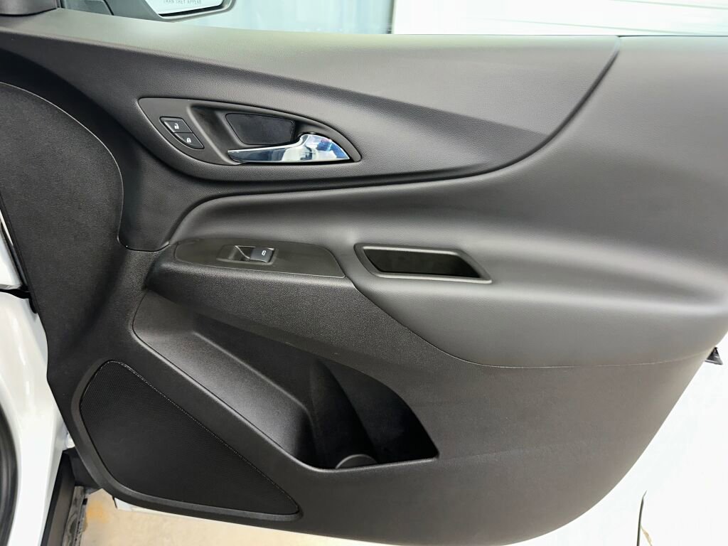 Certified 2024 Chevrolet Equinox LT w/ LPO, Floor Liner Package image 31