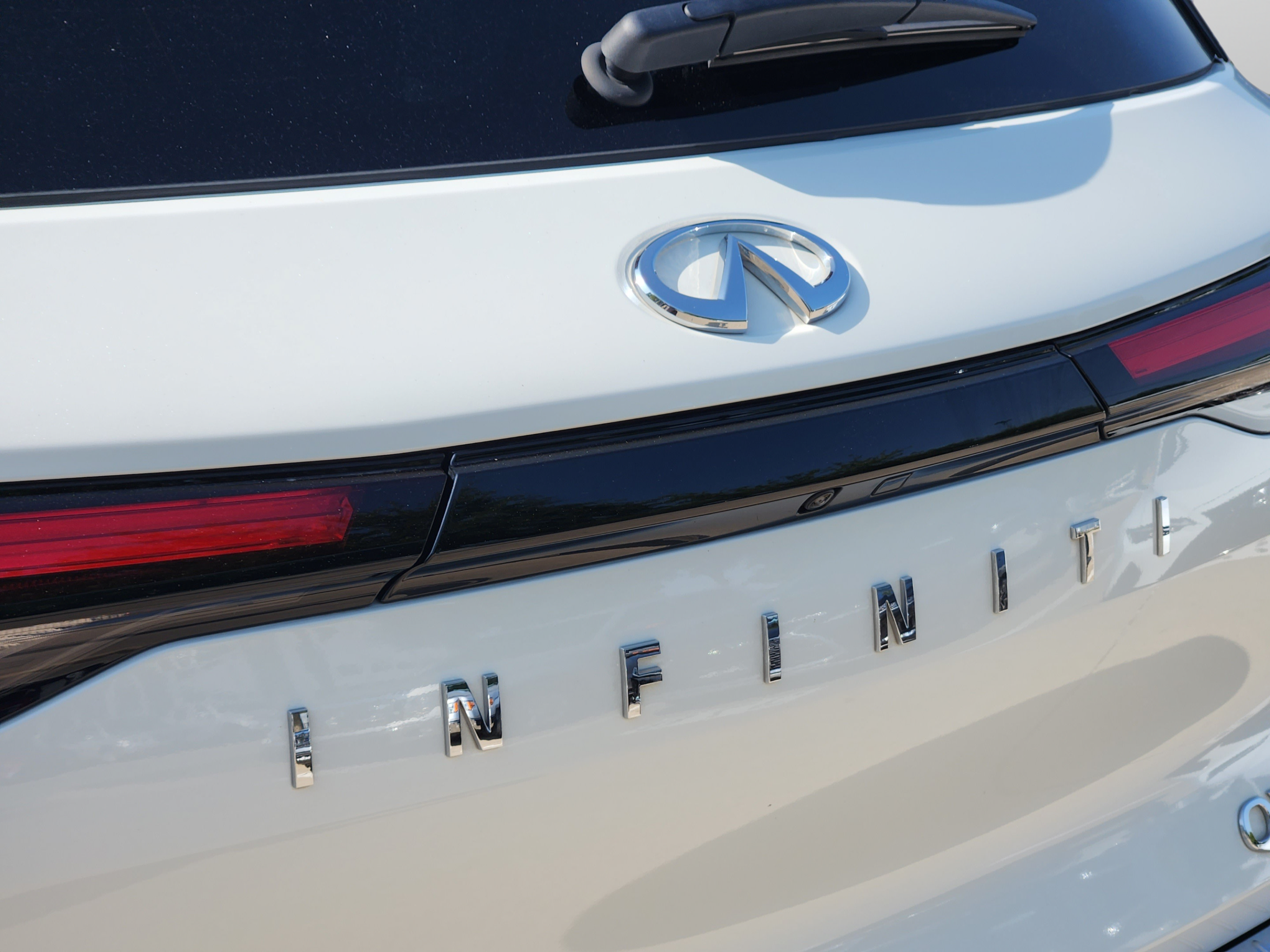 Used 2025 INFINITI QX60 Sensory w/ Vision Package AWD/4WD image 40