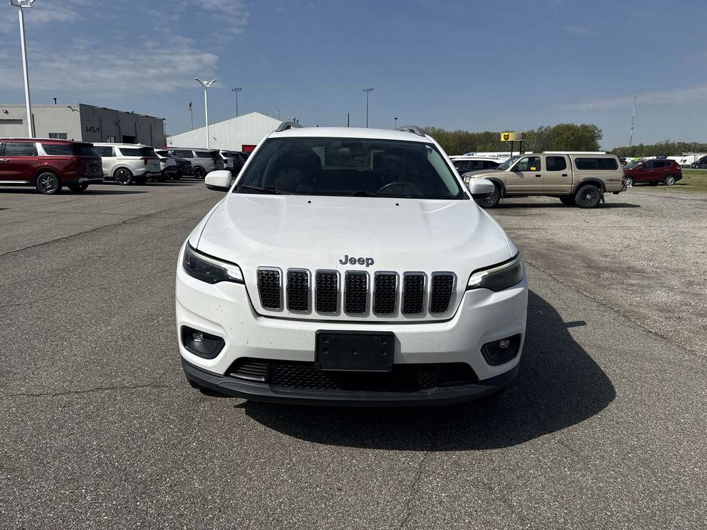 Used 2019 Jeep Cherokee Latitude Plus w/ Cold Weather Group AWD/4WD image 3