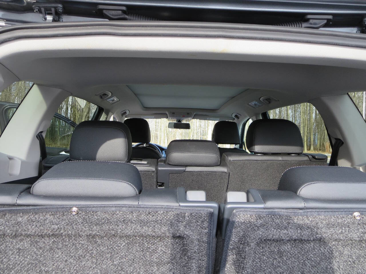 Used 2020 Volkswagen Tiguan SE w/ Panoramic Sunroof Package image 22