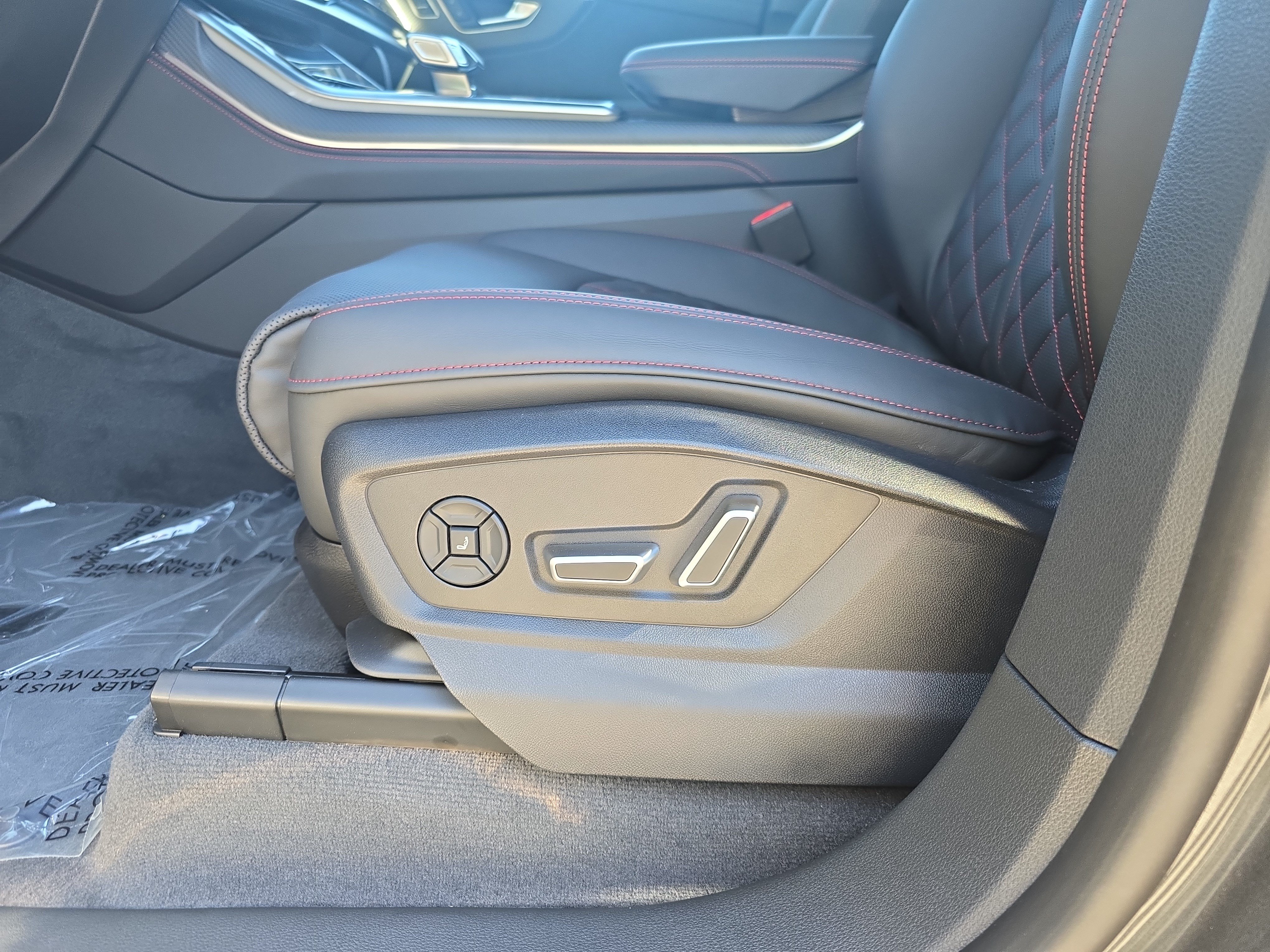 New 2026 Audi SQ8 Prestige AWD/4WD image 25