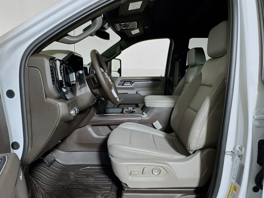New 2026 GMC Sierra 3500 SLT w/ SLT Convenience Package image 12