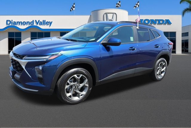 Used 2024 Chevrolet Trax LT FWD image 3