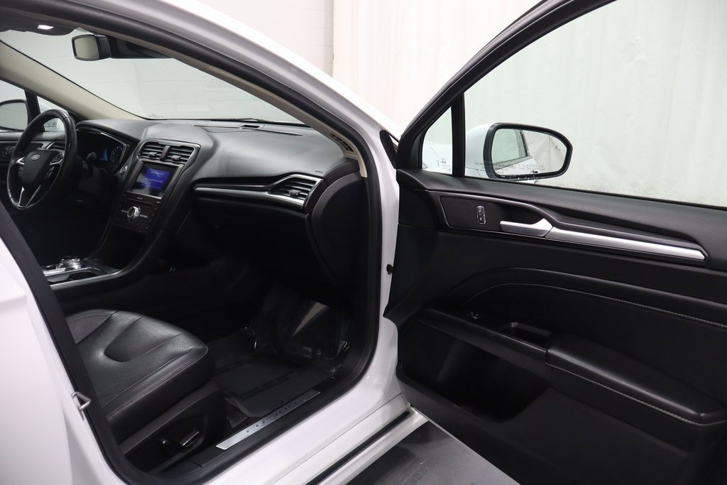 Used 2020 Ford Fusion Titanium image 14
