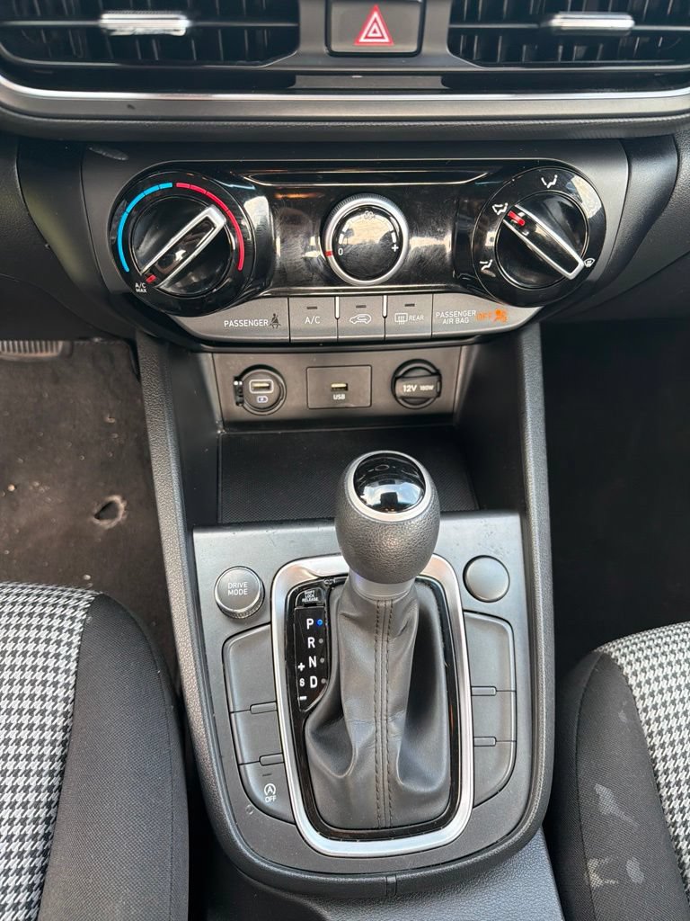 Used 2023 Hyundai Kona SE FWD image 18