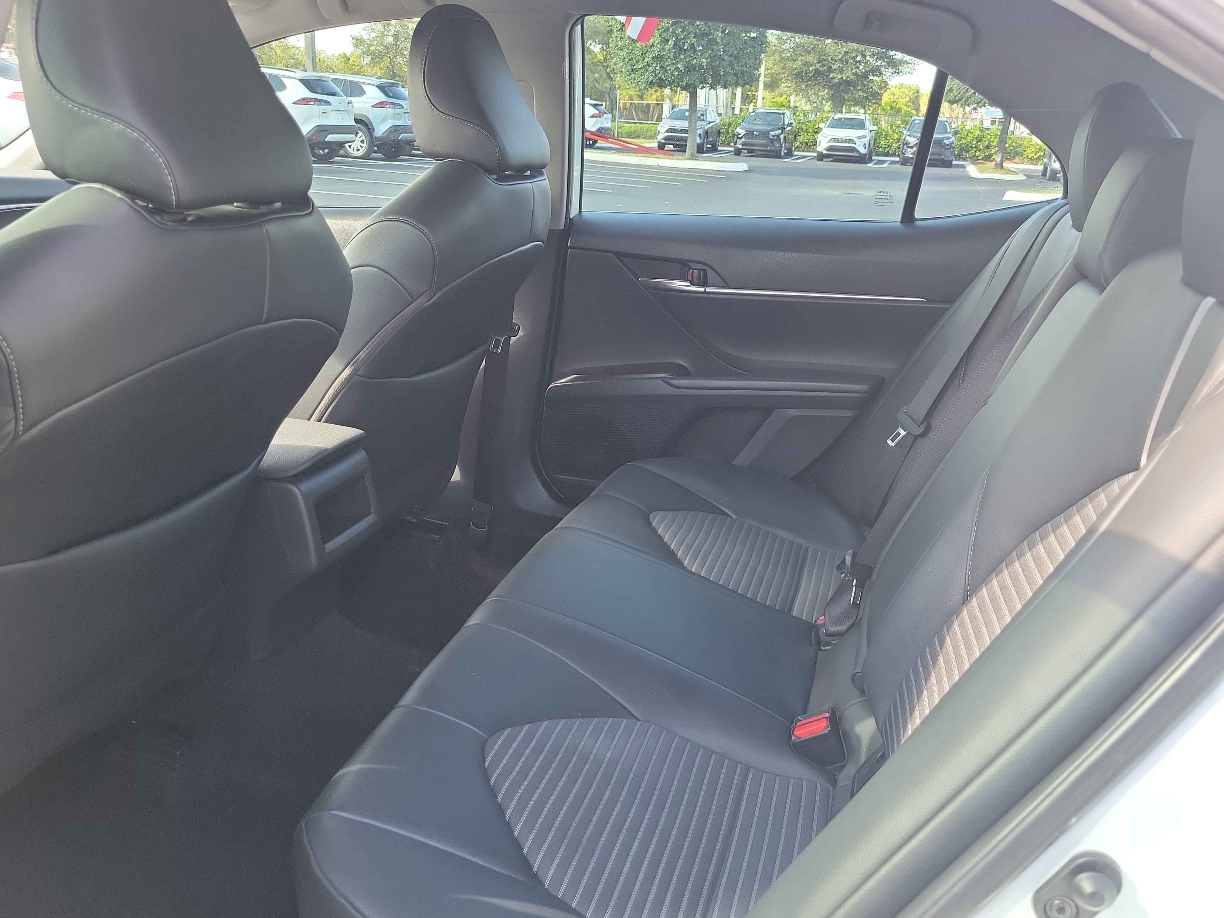 Used 2024 Toyota Camry SE image 19