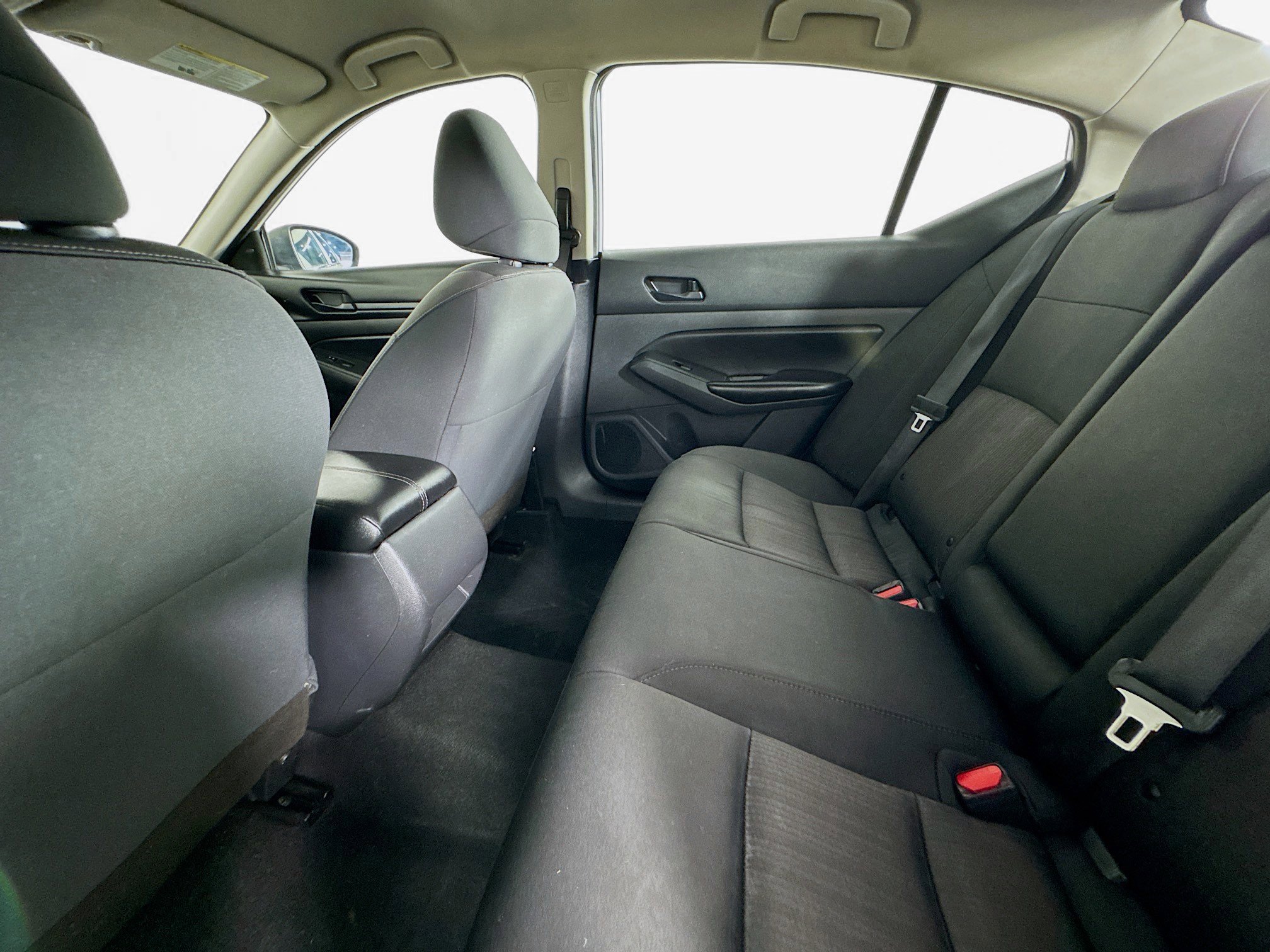 Used 2024 Nissan Altima 2.5 S FWD image 24