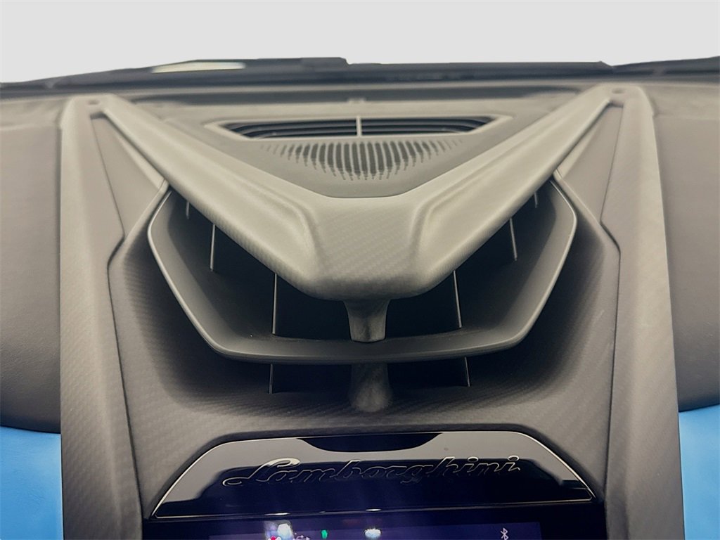 Used 2024 Lamborghini Revuelto image 28