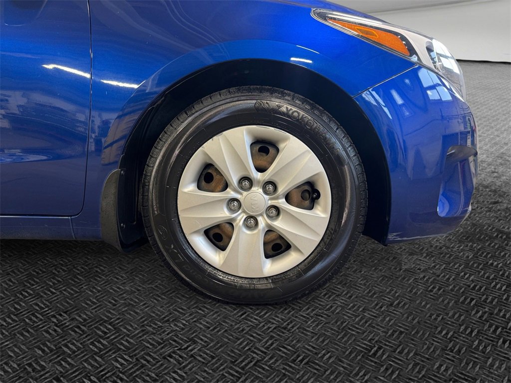 Used 2018 Kia Forte LX image 11