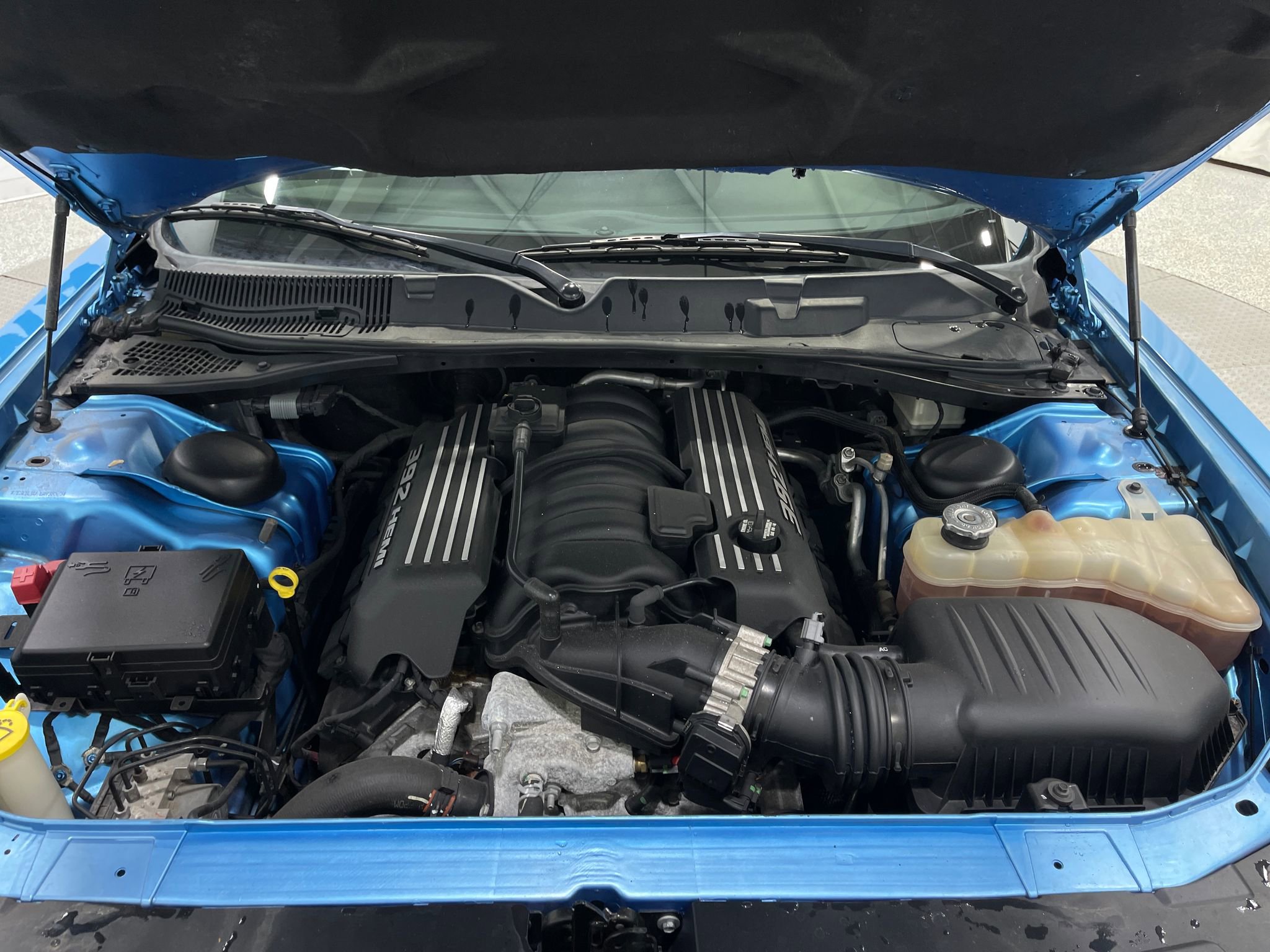 Used 2016 Dodge Challenger SRT w/ Technology Group image 26