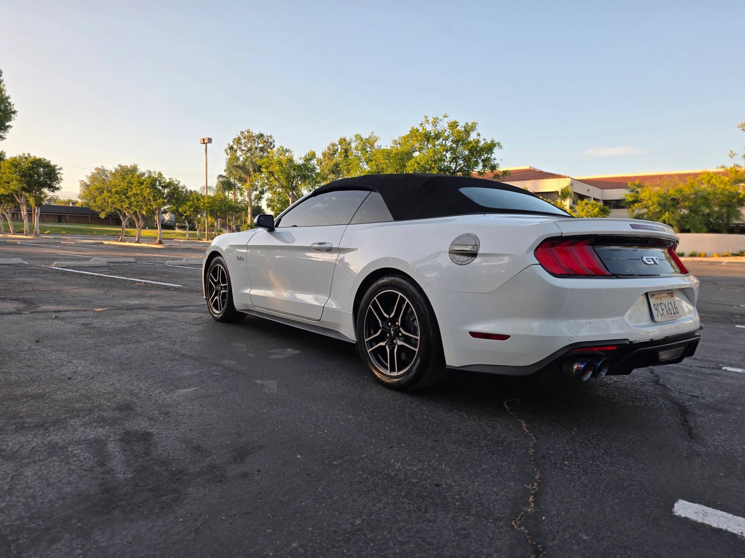Used 2019 Ford Mustang GT Premium RWD image 5