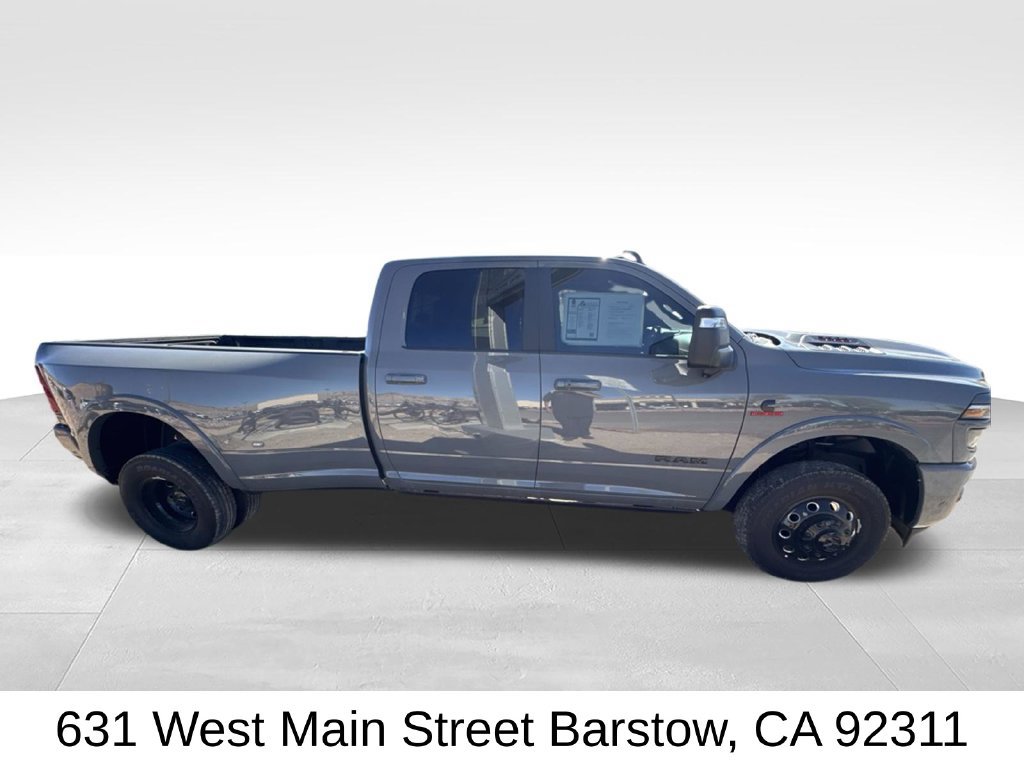 Used 2025 RAM 3500 Limited AWD/4WD image 3