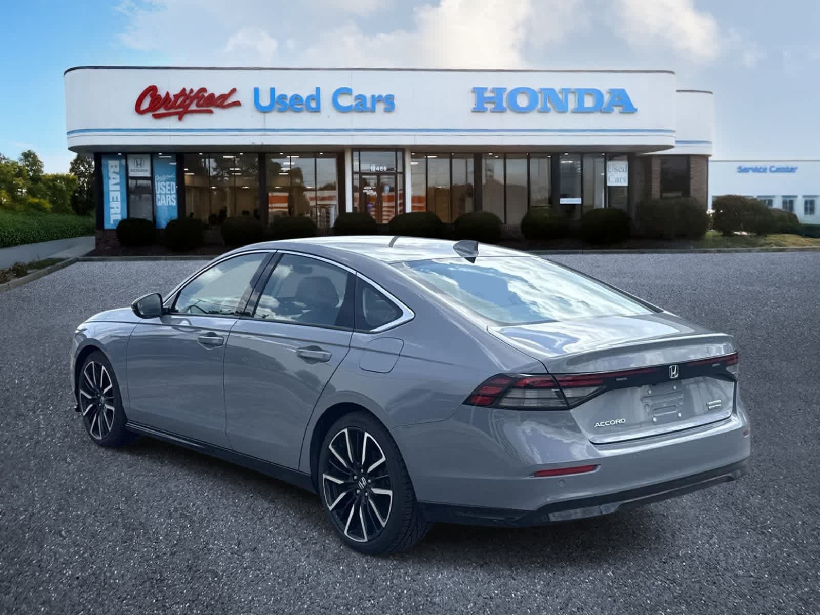 Used 2023 Honda Accord Touring image 3