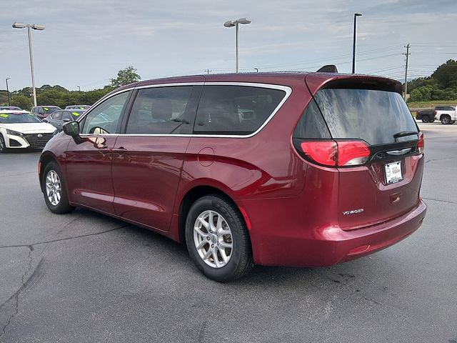 Used 2022 Chrysler Voyager LX FWD image 5