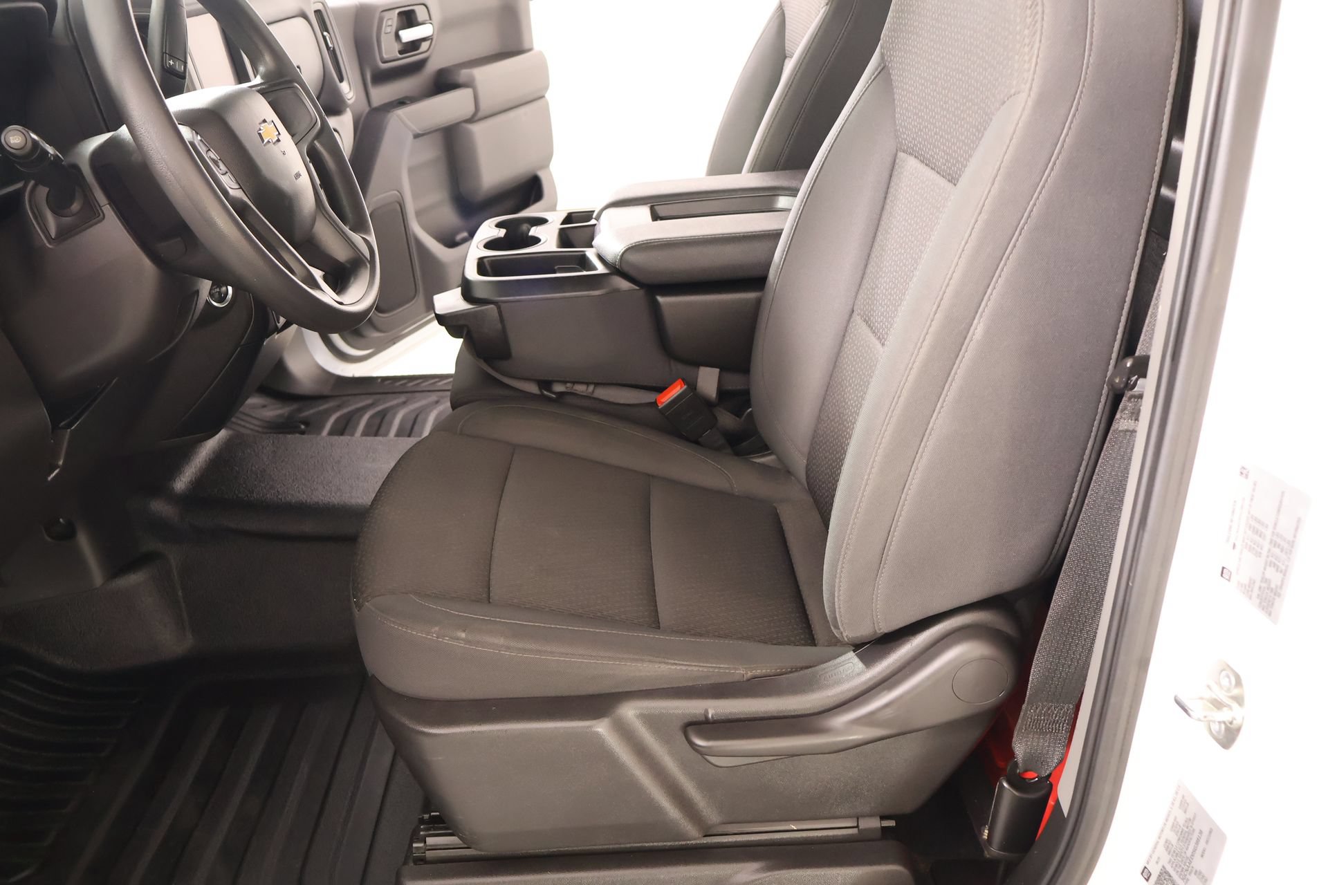 Used 2025 Chevrolet Silverado 1500 W/T RWD image 9