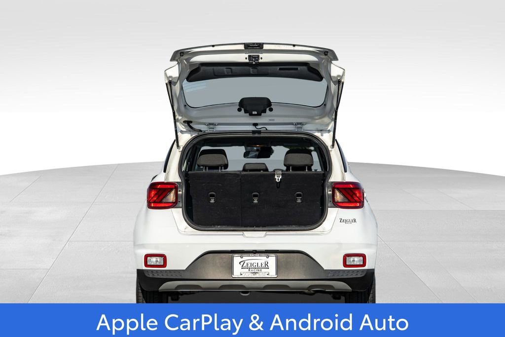 Used 2023 Hyundai Venue SE FWD image 10