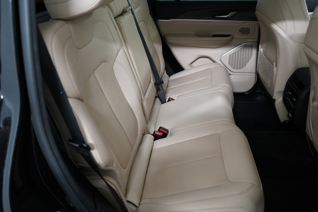 Used 2022 Jeep Grand Cherokee Limited AWD/4WD image 20