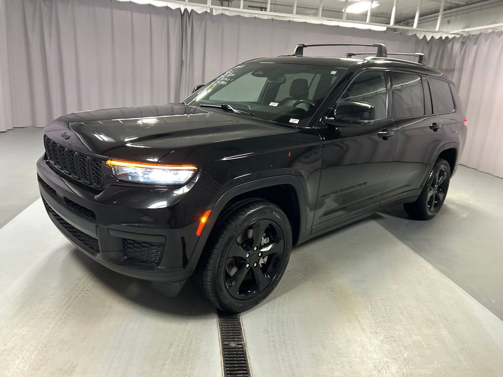 Used 2022 Jeep Grand Cherokee L Laredo image 3