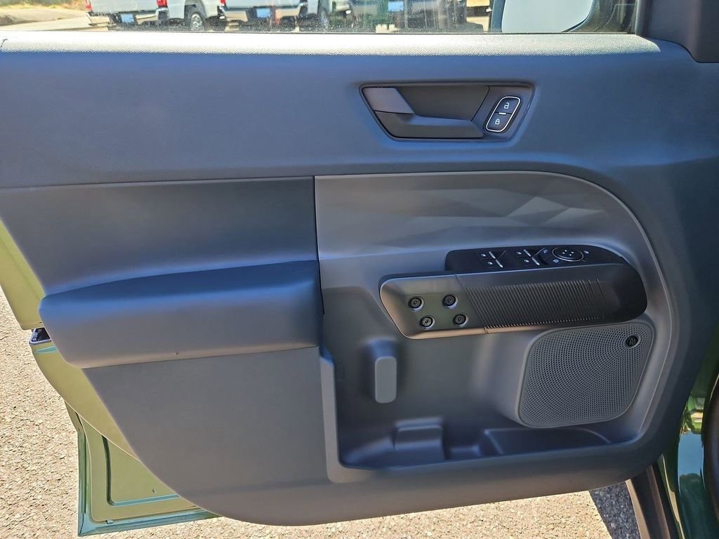 New 2025 Ford Maverick Lariat w/ Black Appearance Package image 9