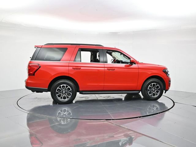 Used 2024 Ford Expedition XLT image 2