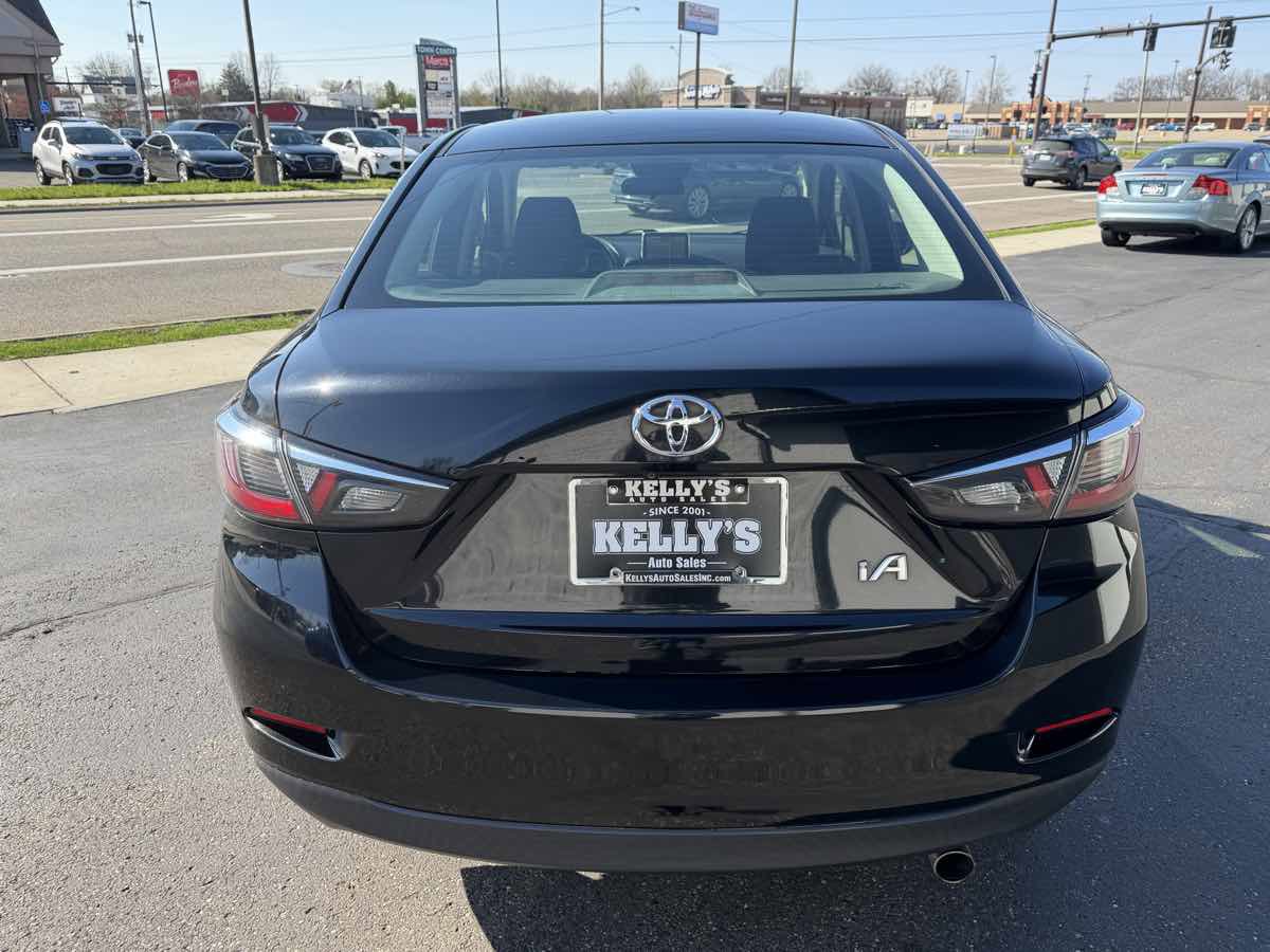 Used 2018 Toyota Yaris iA image 5