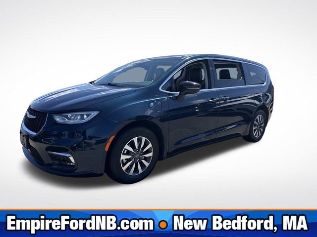 Used 2024 Chrysler Pacifica Limited FWD image 1