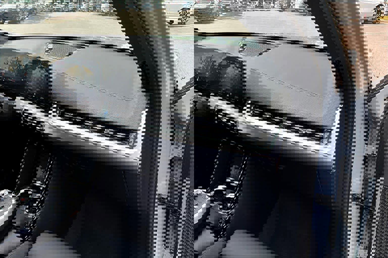 Certified 2025 BMW X2 xDrive28i image 18