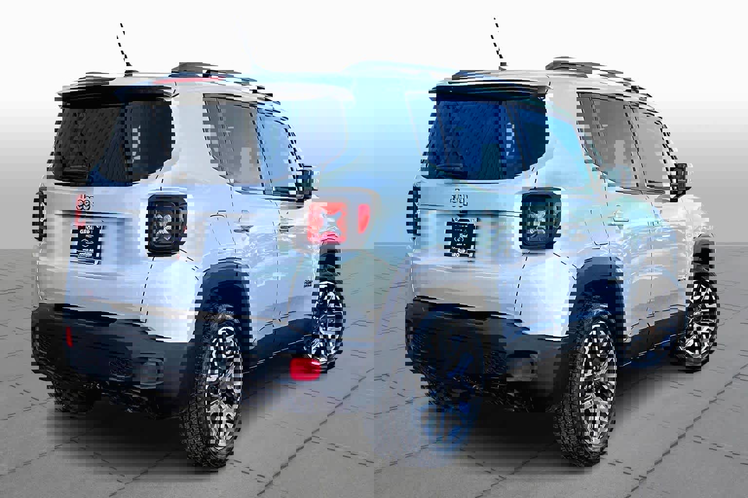 Used 2016 Jeep Renegade Latitude image 13