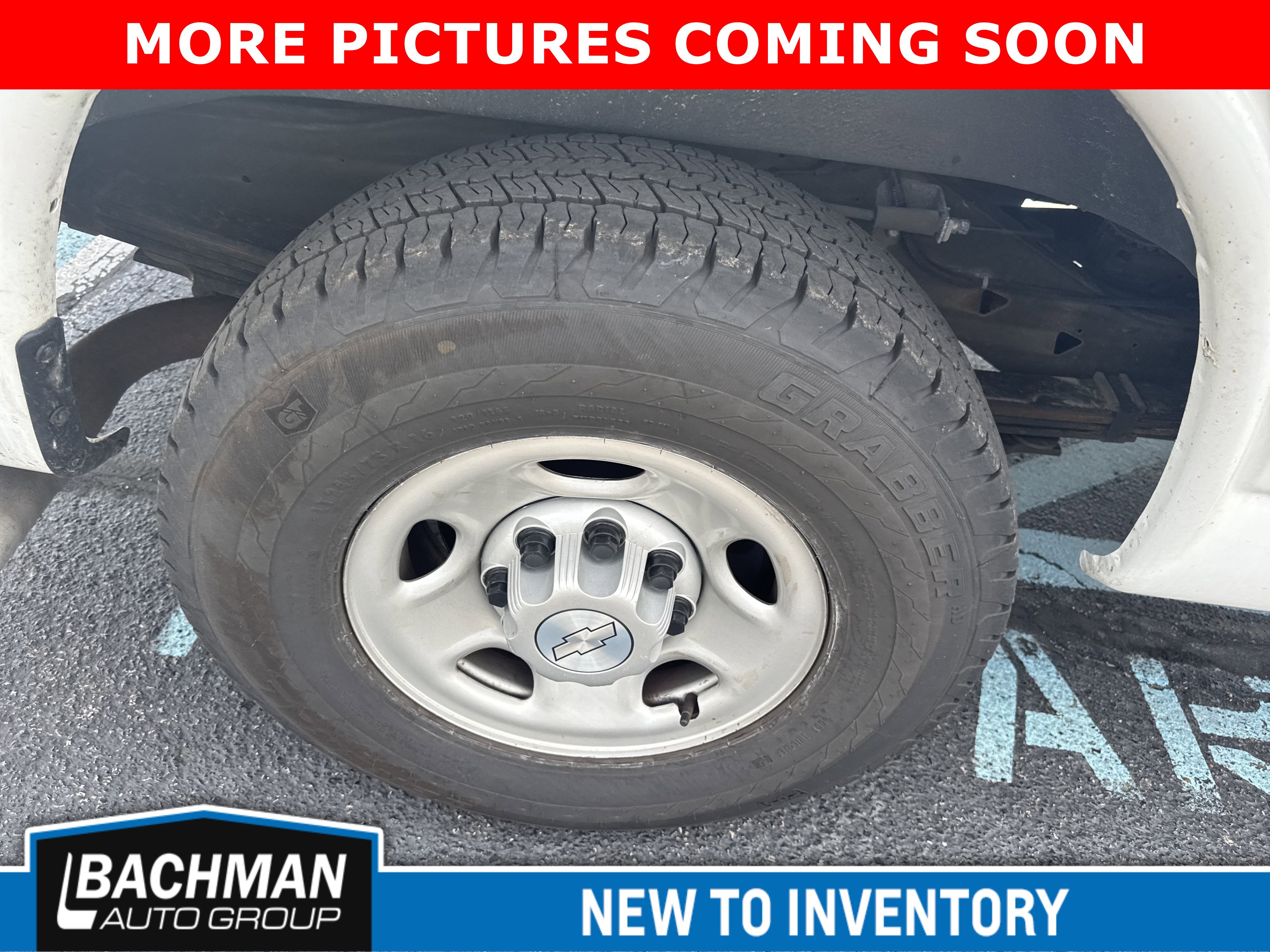 Used 2018 Chevrolet Express 3500 Extended w/ Driver Convenience Package RWD image 8