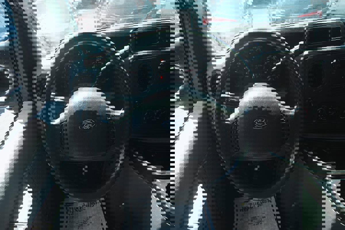 Used 2019 Ford E-350 and Econoline 350 Super Duty image 11