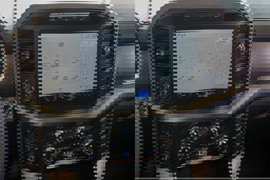 Used 2024 Ford F150 Platinum image 13